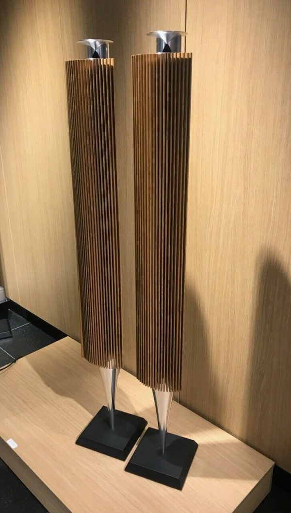 Bang & Olufsen Beolab 18 with Oak Covers