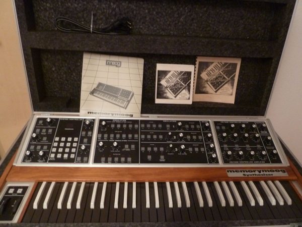 Synthesizer Lintronics Memorymoog LAMM
