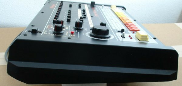 ROLAND TR-808 Rhythm Composer - Image 4