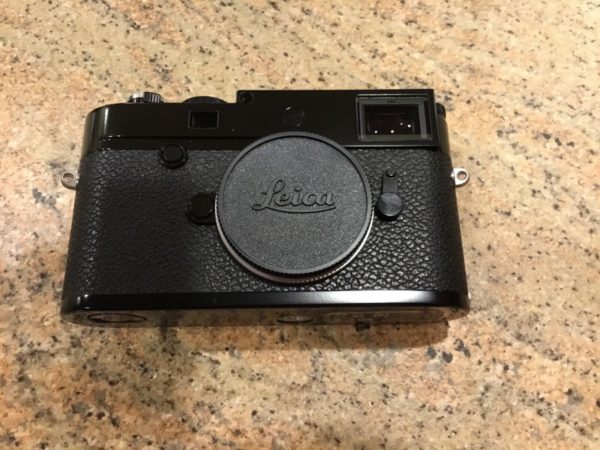 Leica M10-R Digital Rangefinder Camera Black - Image 2