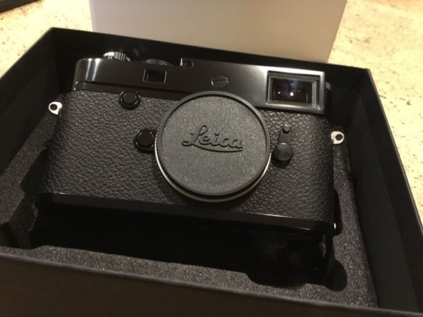 Leica M10-R Digital Rangefinder Camera Black - Image 4