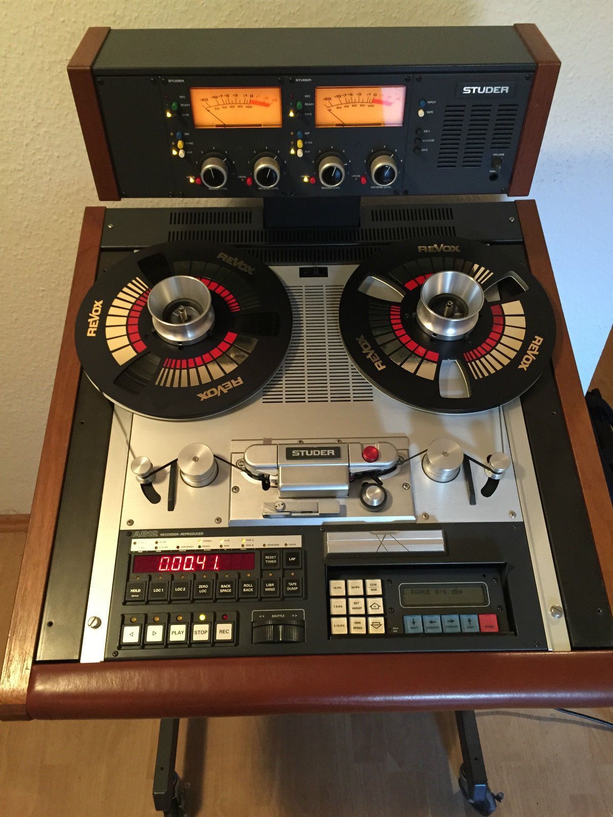 Studer A812 Tape Recorder - Image 2